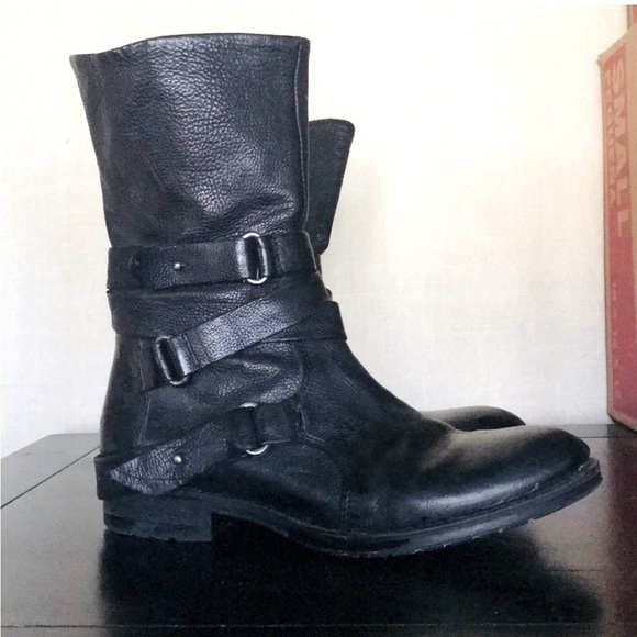 Vera Wang, Lavender label black leather boots 6M - Picture 2 of 6